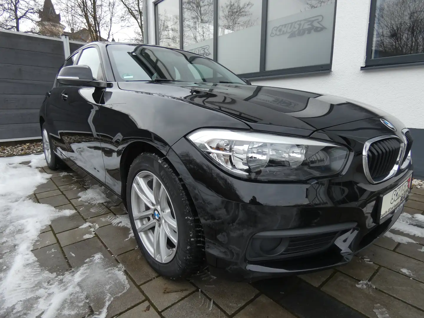 BMW 118 118 i Schwarz - 2