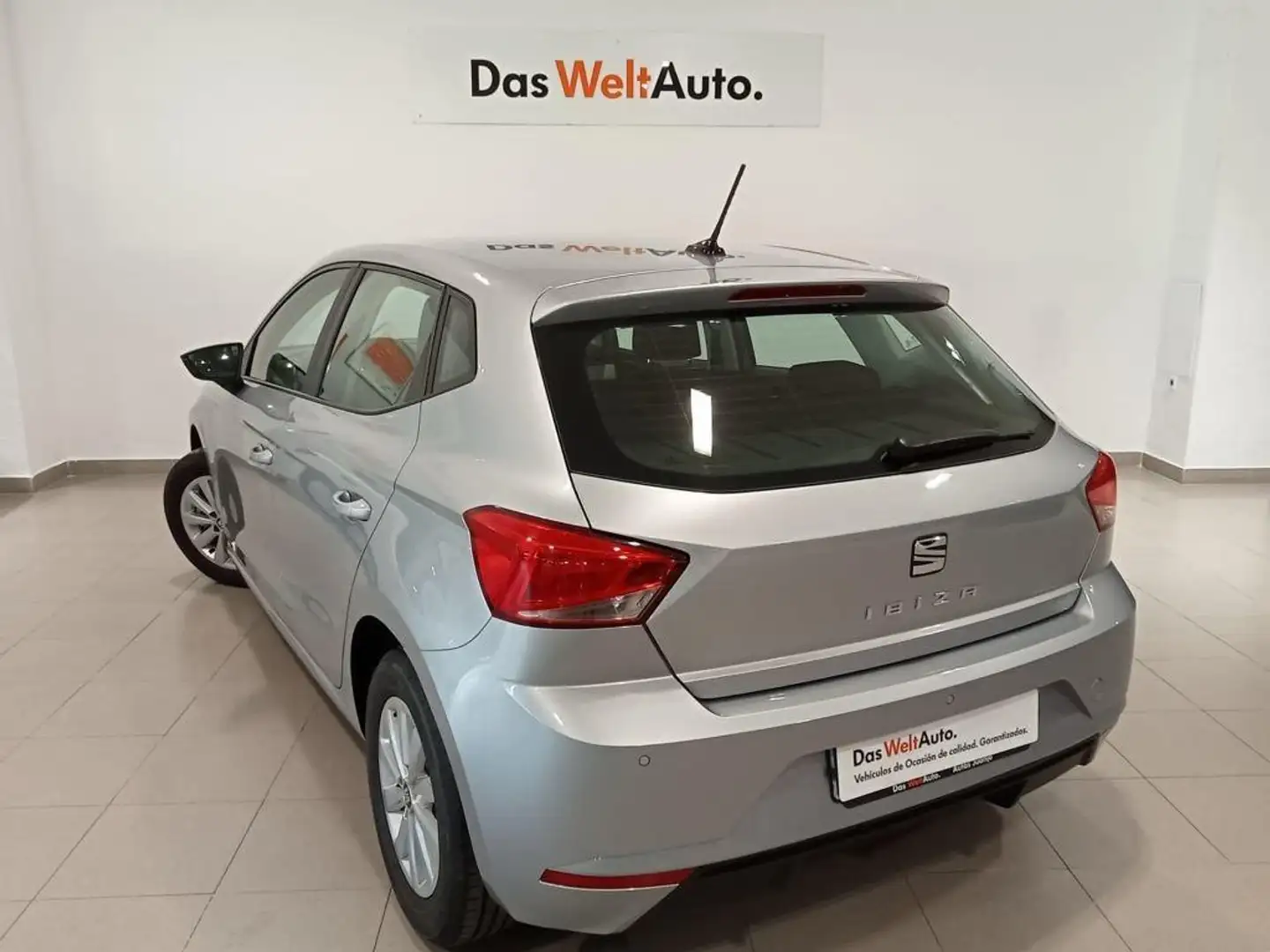 SEAT Ibiza 1.0 TGI S&S Style 90 Plateado - 2