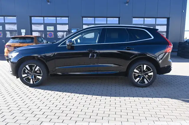 Volvo XC60 view 3
