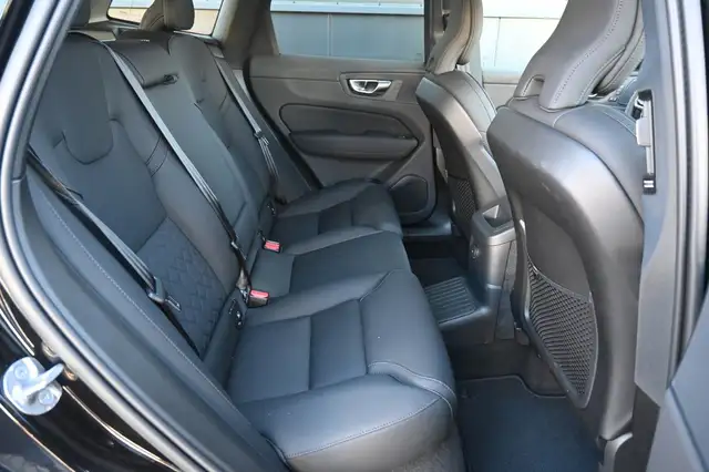 Volvo XC60 view 15