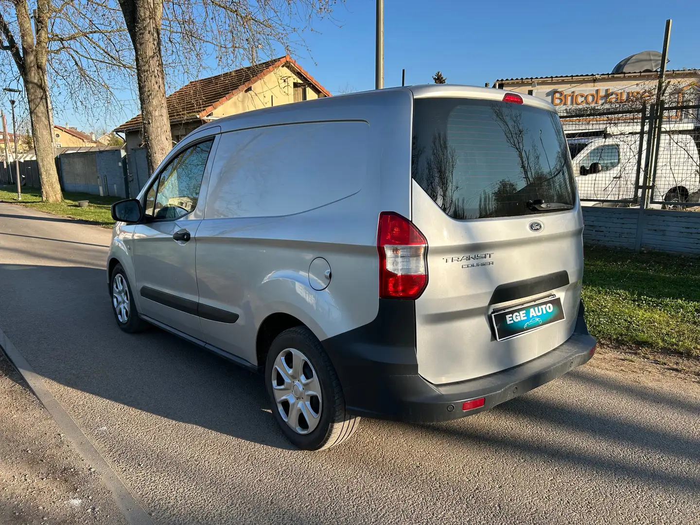 Ford Transit Courier TRANSIT COURIER FGN 1.5 TDCi 75 TREND Gris - 2