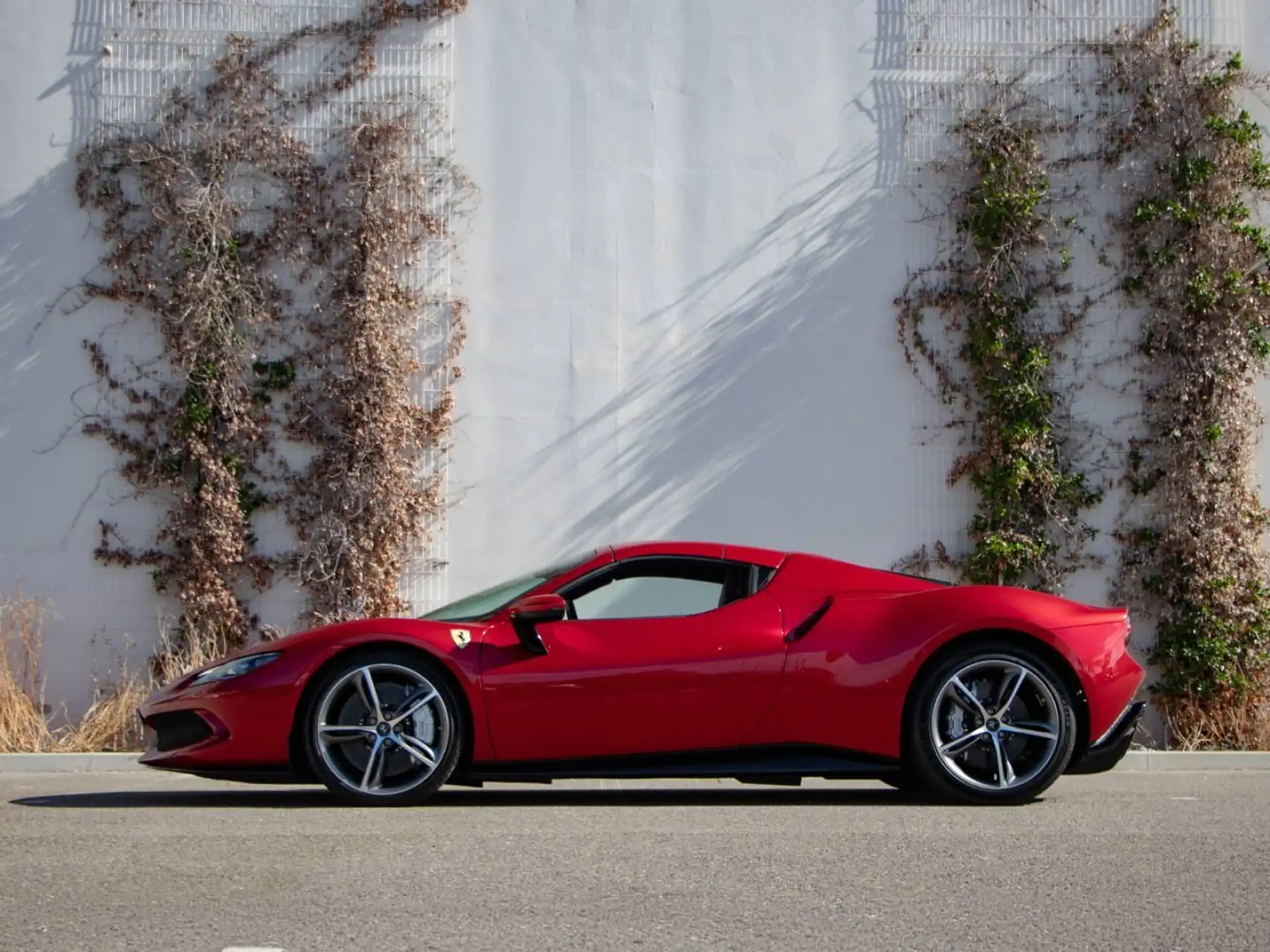 페라리 296 GTS 2025 빨강 사진 8