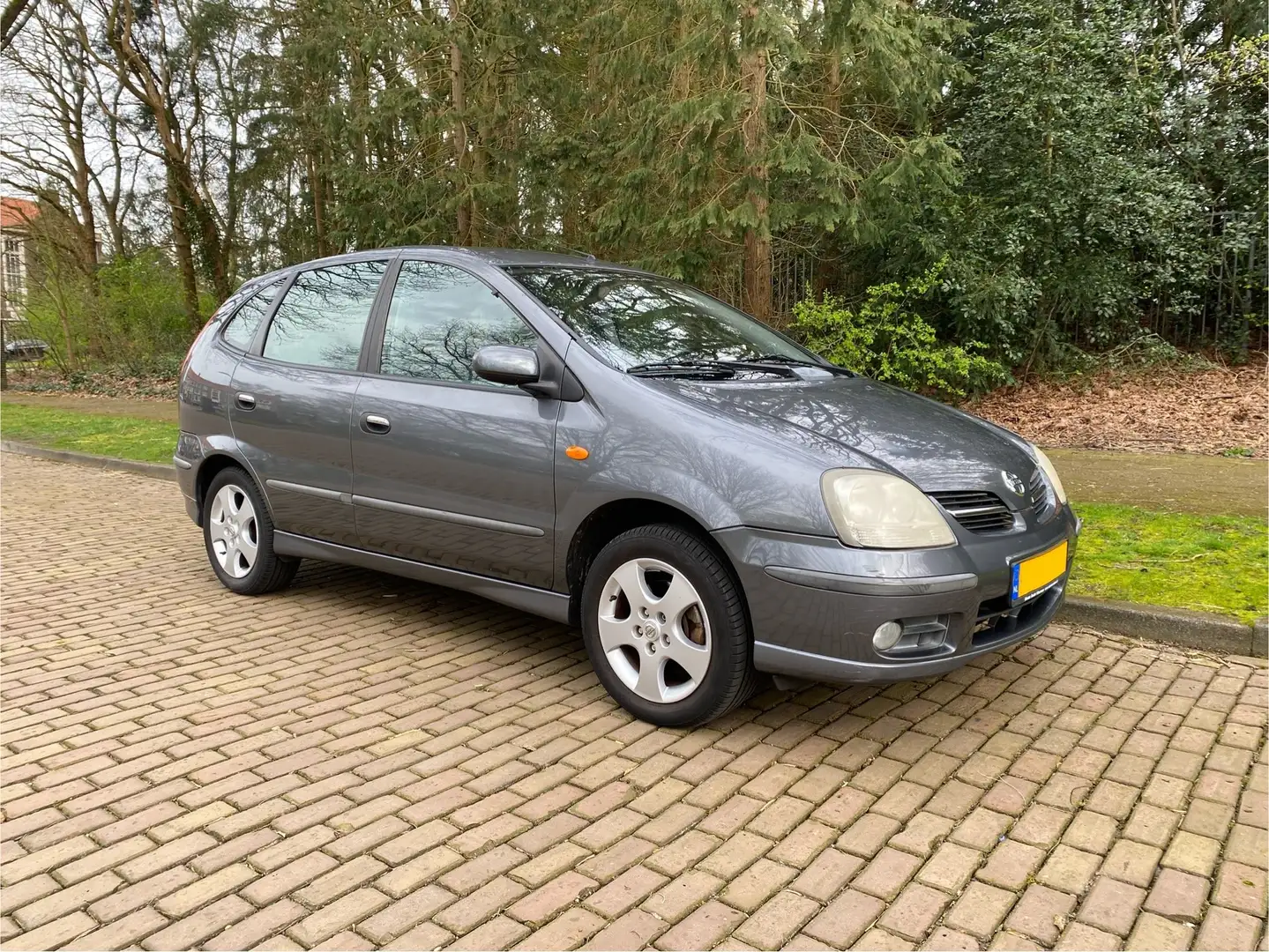 Nissan Almera Tino Almera Tino 1.8 Tekna Szürke - 1