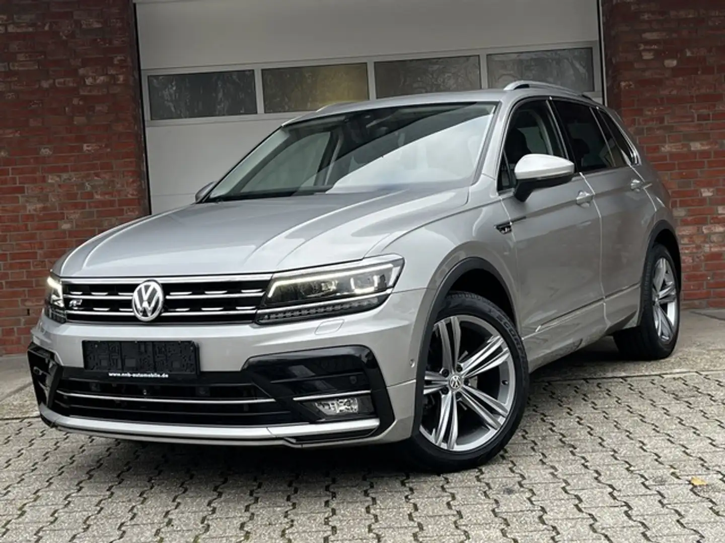 Volkswagen Tiguan R-Line Panorama Virtual-Cockpit Gris - 1