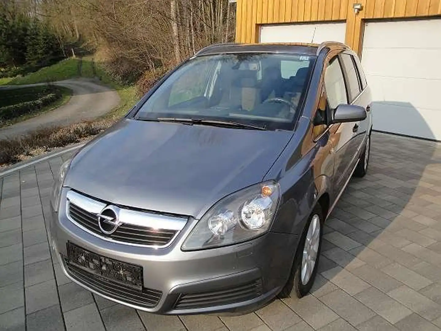 Opel Zafira Zafira Edition 1,9 CDTI Edition Grau - 1