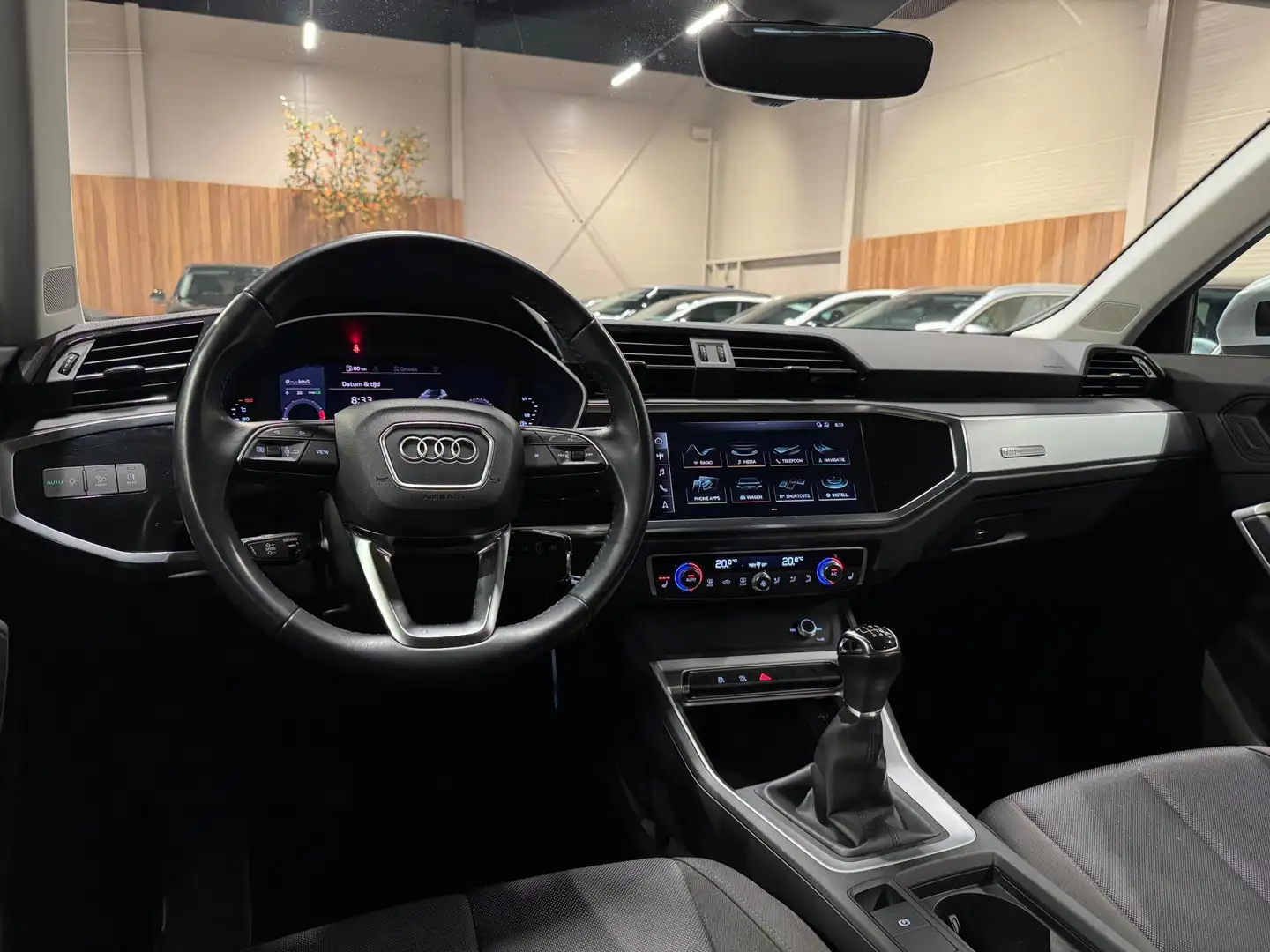 Audi Q3 35 TFSI Pro Line business, Apple Carplay, Matrix, Silber - 2