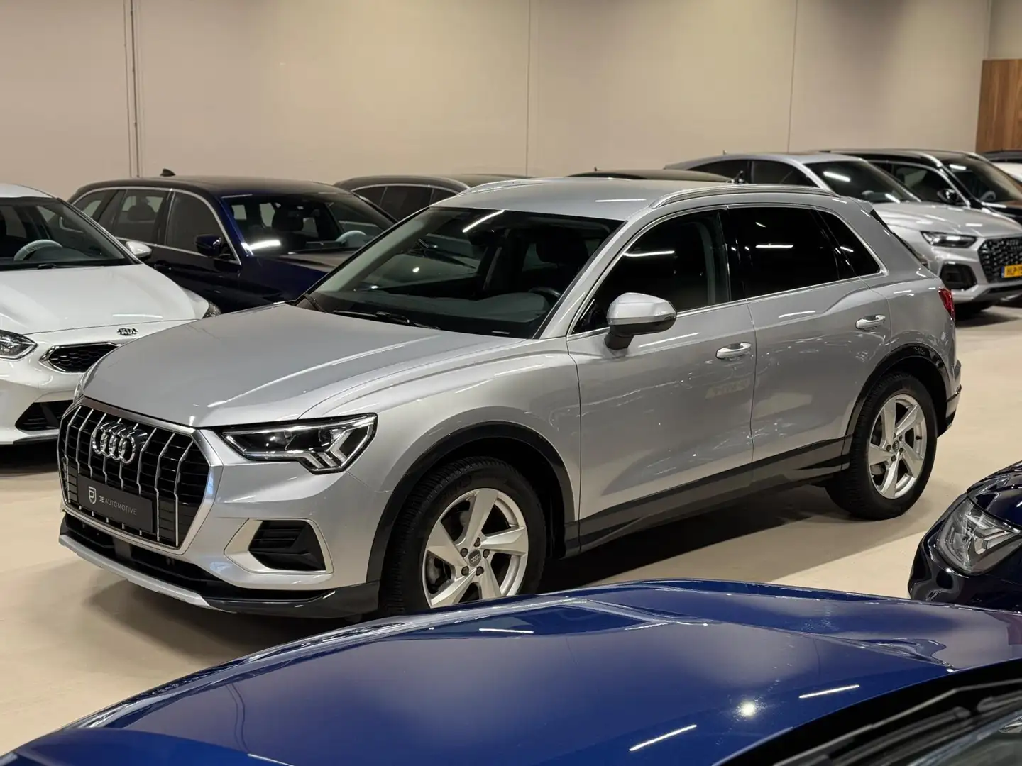 Audi Q3 35 TFSI Pro Line business, Apple Carplay, Matrix, Silber - 1