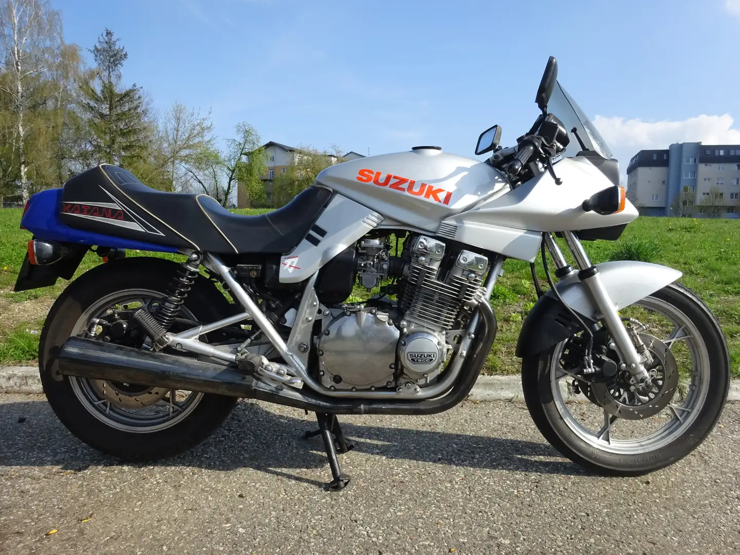 Suzuki GSX 1100 Silber - 2