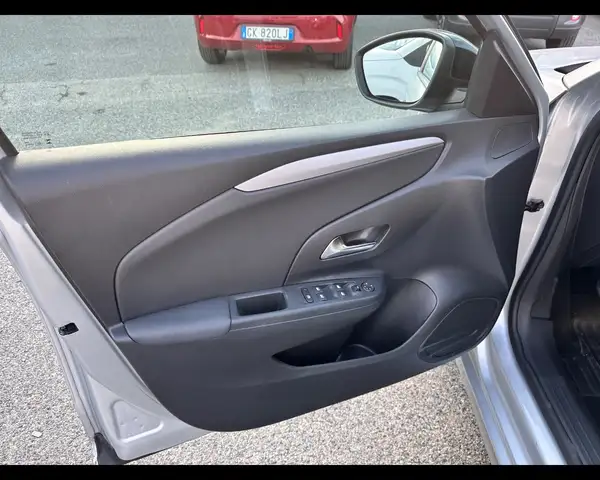 Opel Corsa view 9