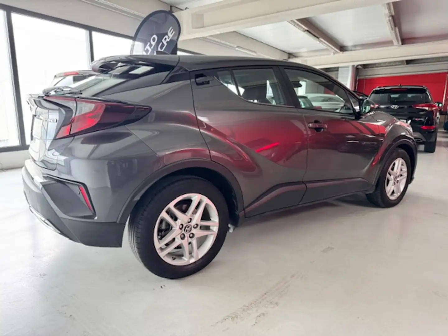 Toyota C-HR 180H GR Sport Gris - 2