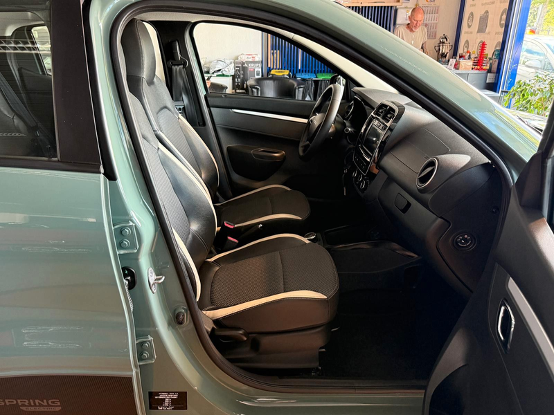 Dacia Spring Electric Essential R-Kamera / Teilleder — photo 12