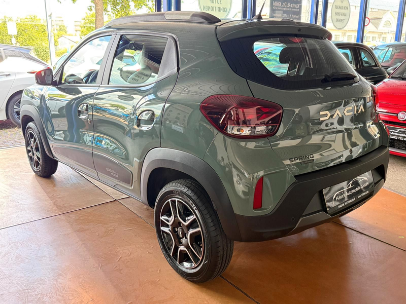 Dacia Spring Electric Essential R-Kamera / Teilleder — photo 2