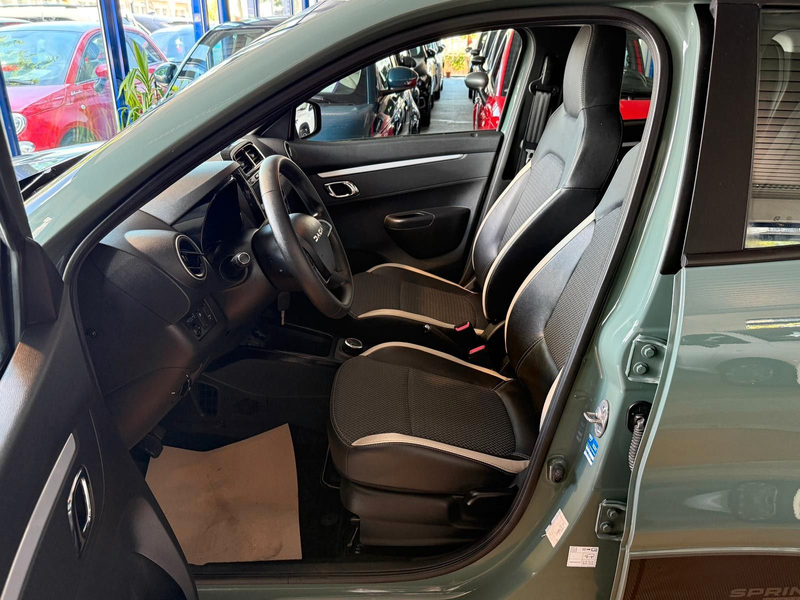 Dacia Spring Electric Essential R-Kamera / Teilleder — photo 8