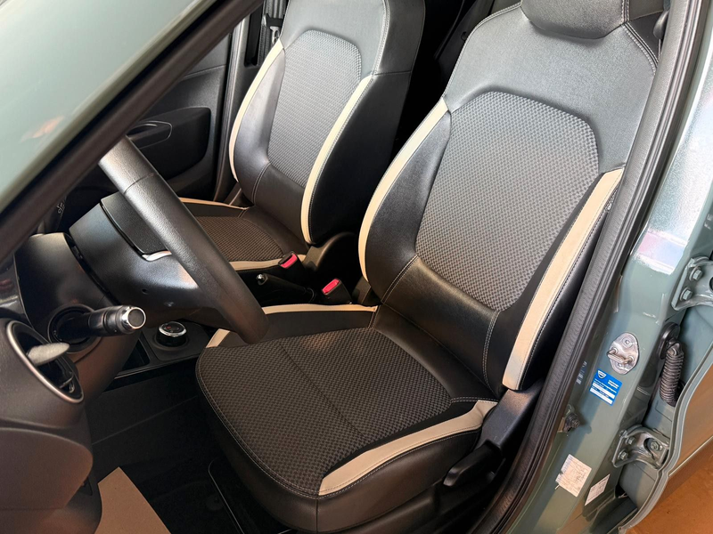 Dacia Spring Electric Essential R-Kamera / Teilleder — photo 7