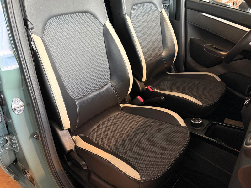 Dacia Spring Electric Essential R-Kamera / Teilleder — photo 13