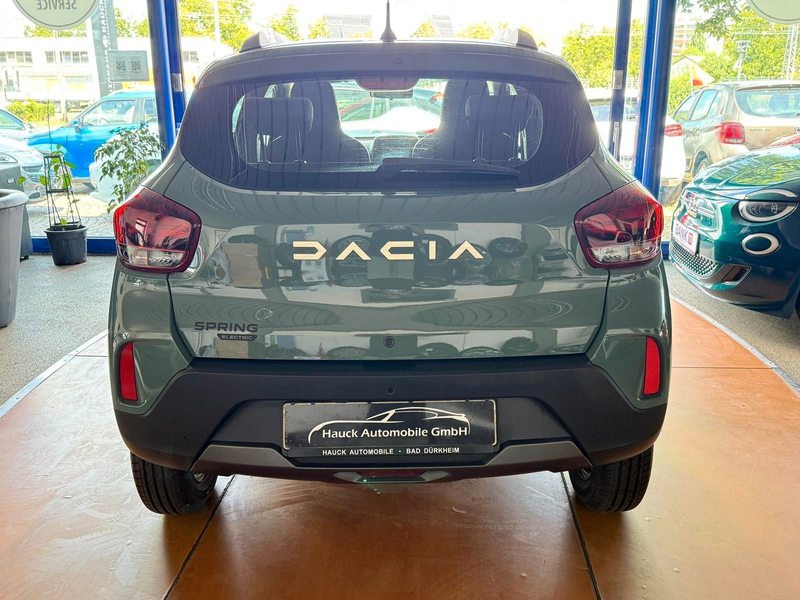 Dacia Spring Electric Essential R-Kamera / Teilleder — photo 3