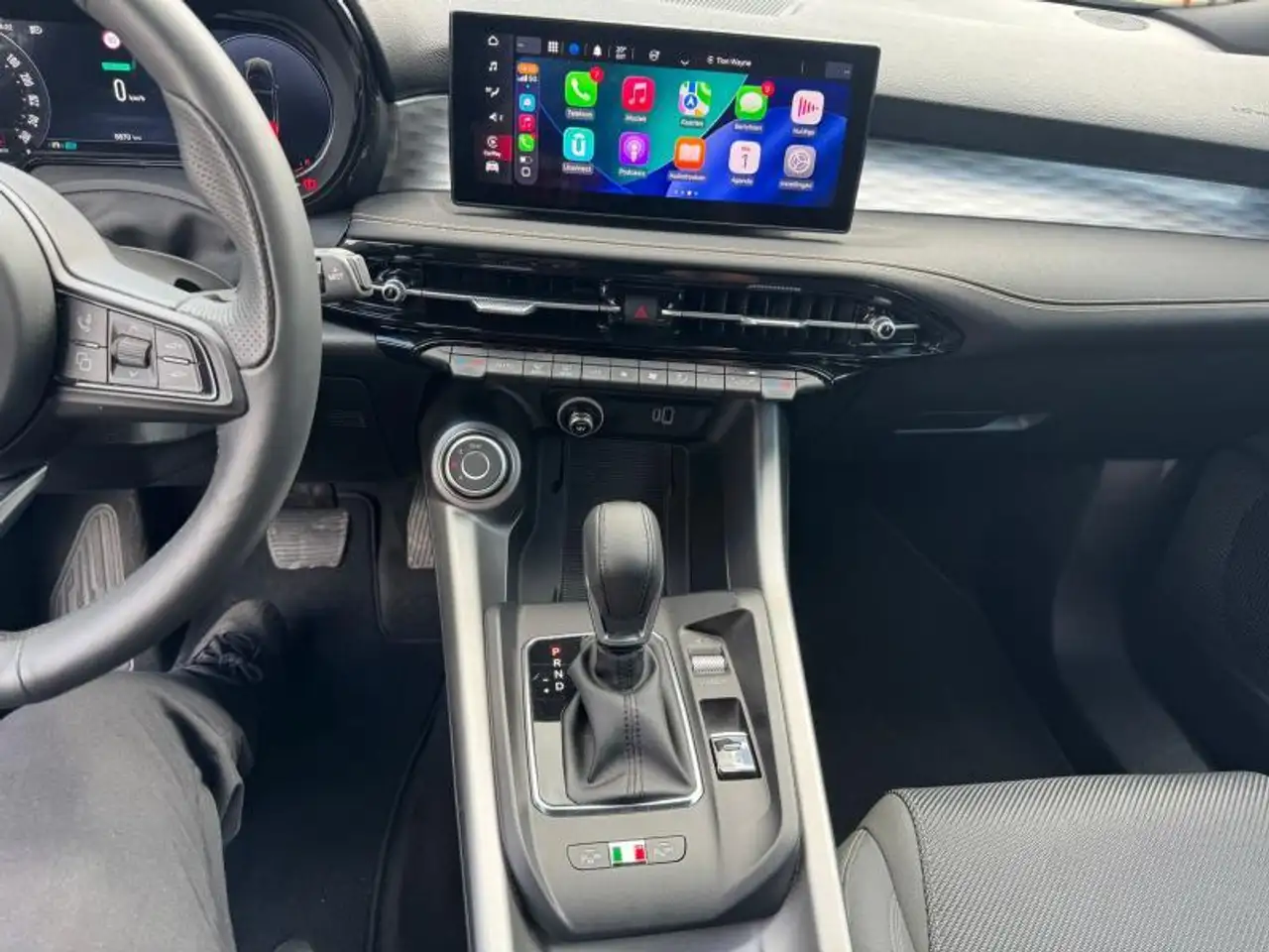 Alfa Romeo Tonale 2025 — фото 13