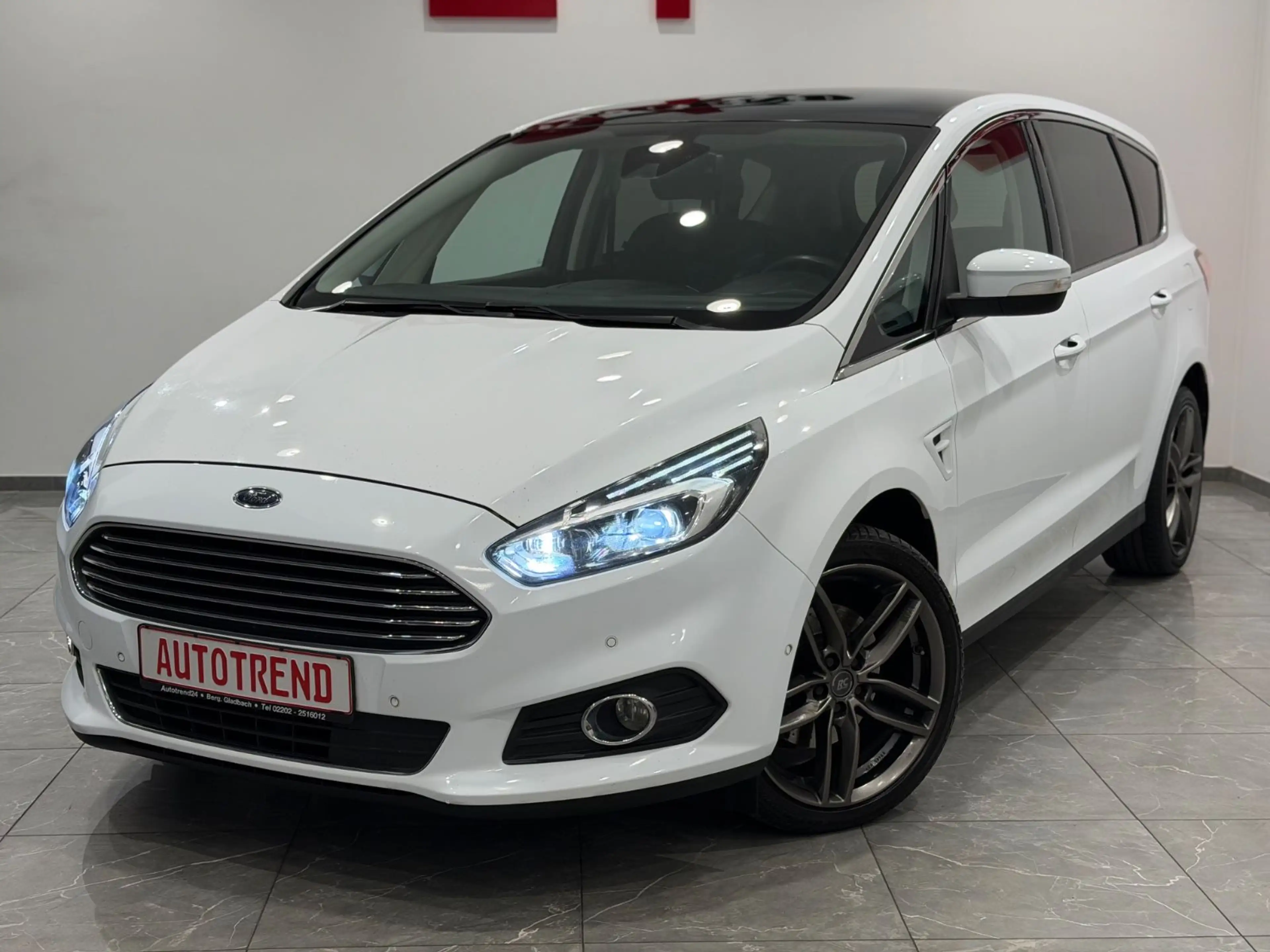 Ford S-Max S-MAX Titanium 7-SITZER AUTOMATIK+PANO+KAMERA — photo 5