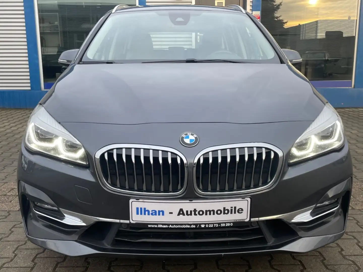 BMW 220 xDrive Luxury Line*LED*PANO*NAV Grau - 2
