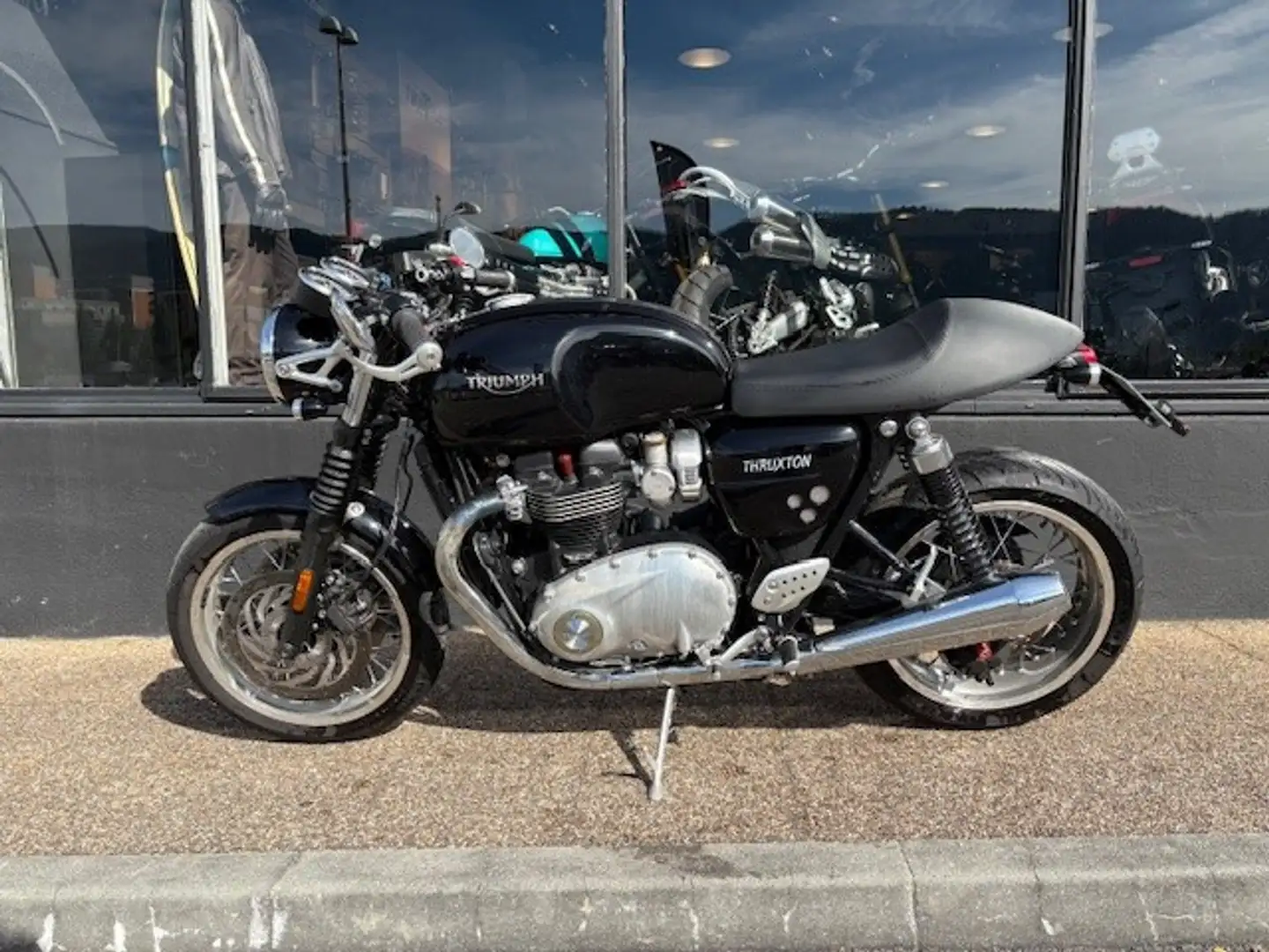 Triumph Thruxton Negru - 2
