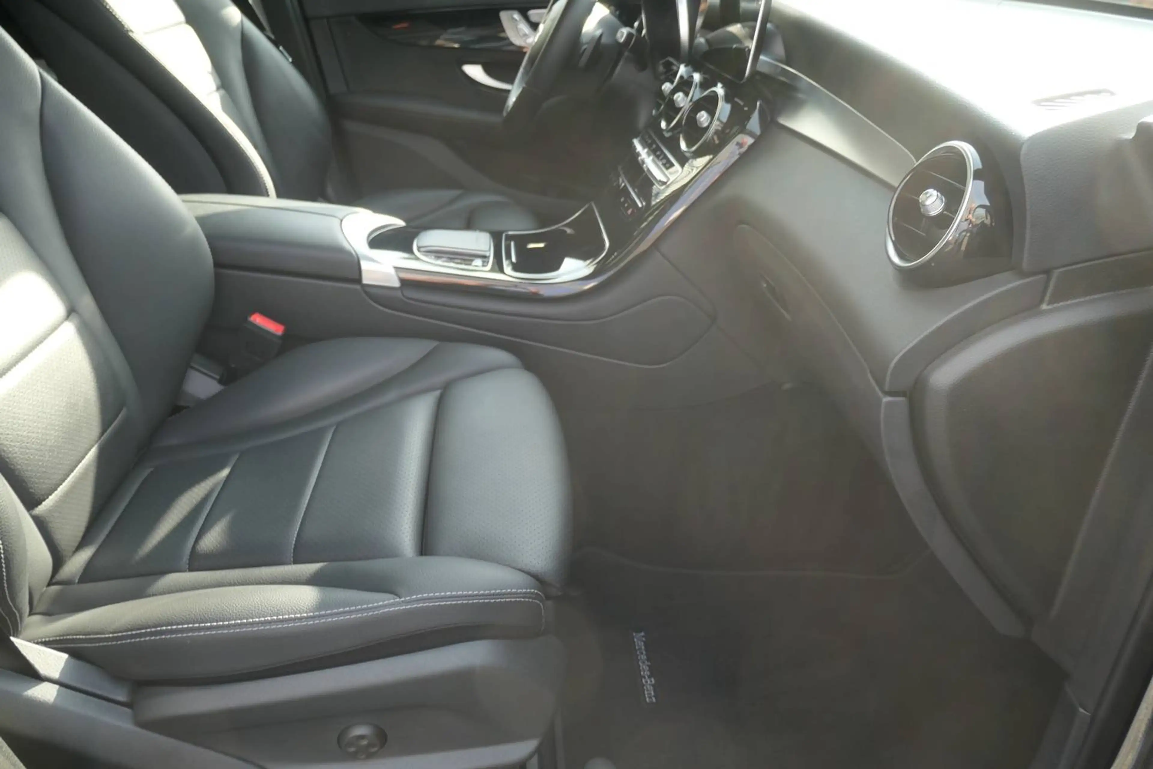 Mercedes-Benz GLC 220 GLC Diesel d 4Matic 9G-TRONIC Panorama Night Paket Kamera Top Zustand! — photo 3