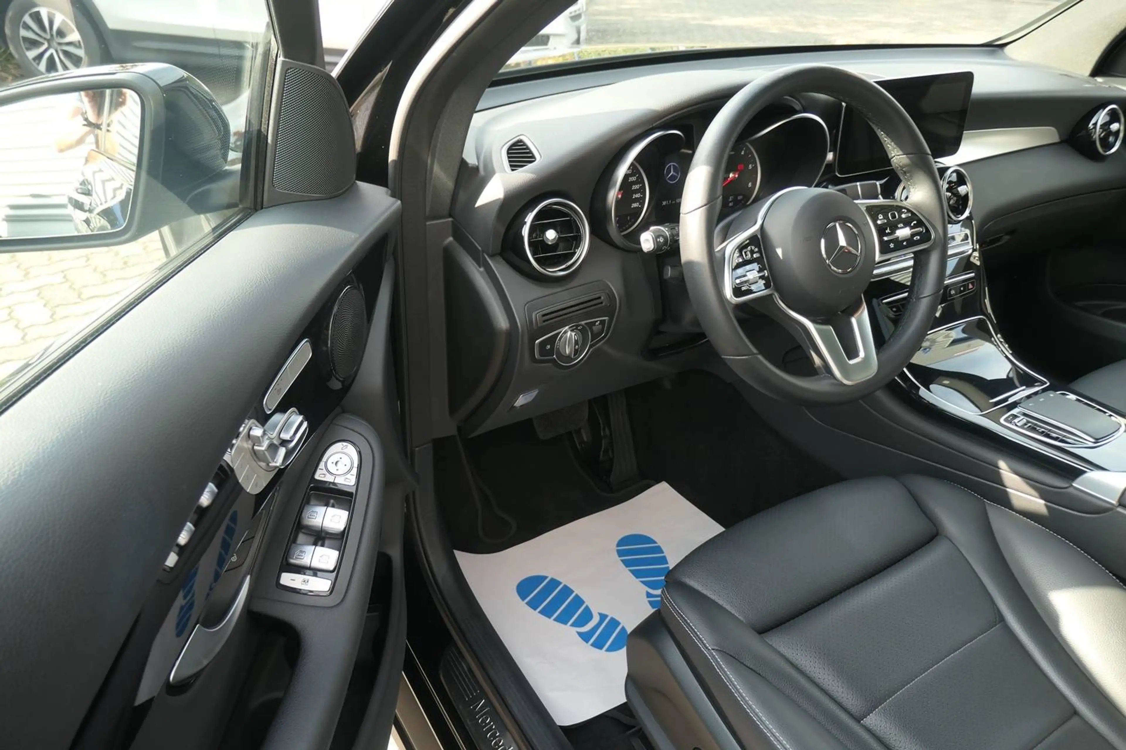 Mercedes-Benz GLC 220 GLC Diesel d 4Matic 9G-TRONIC Panorama Night Paket Kamera Top Zustand! — photo 5