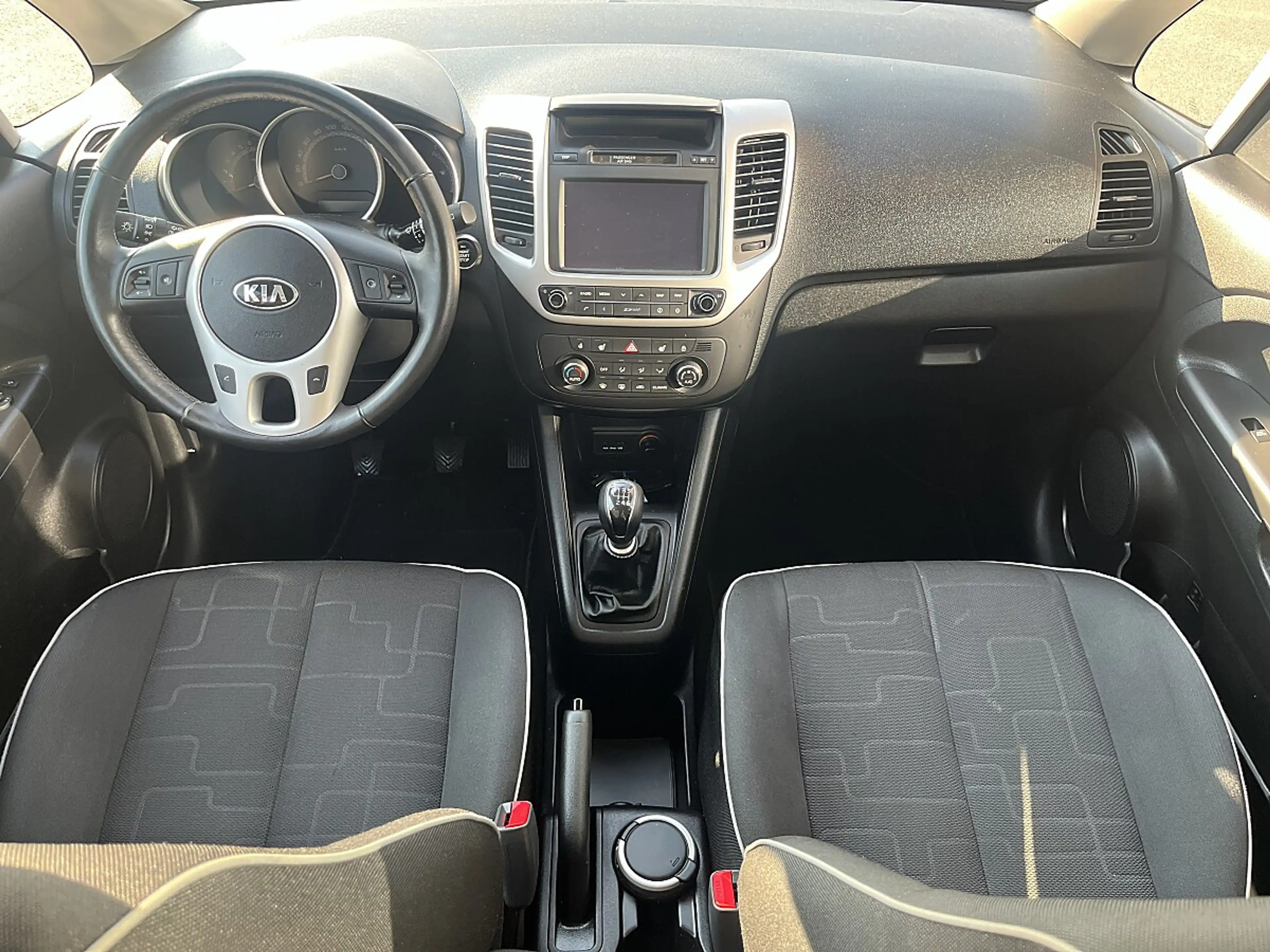 Kia Venga 1,6 MPI Gold — photo 6