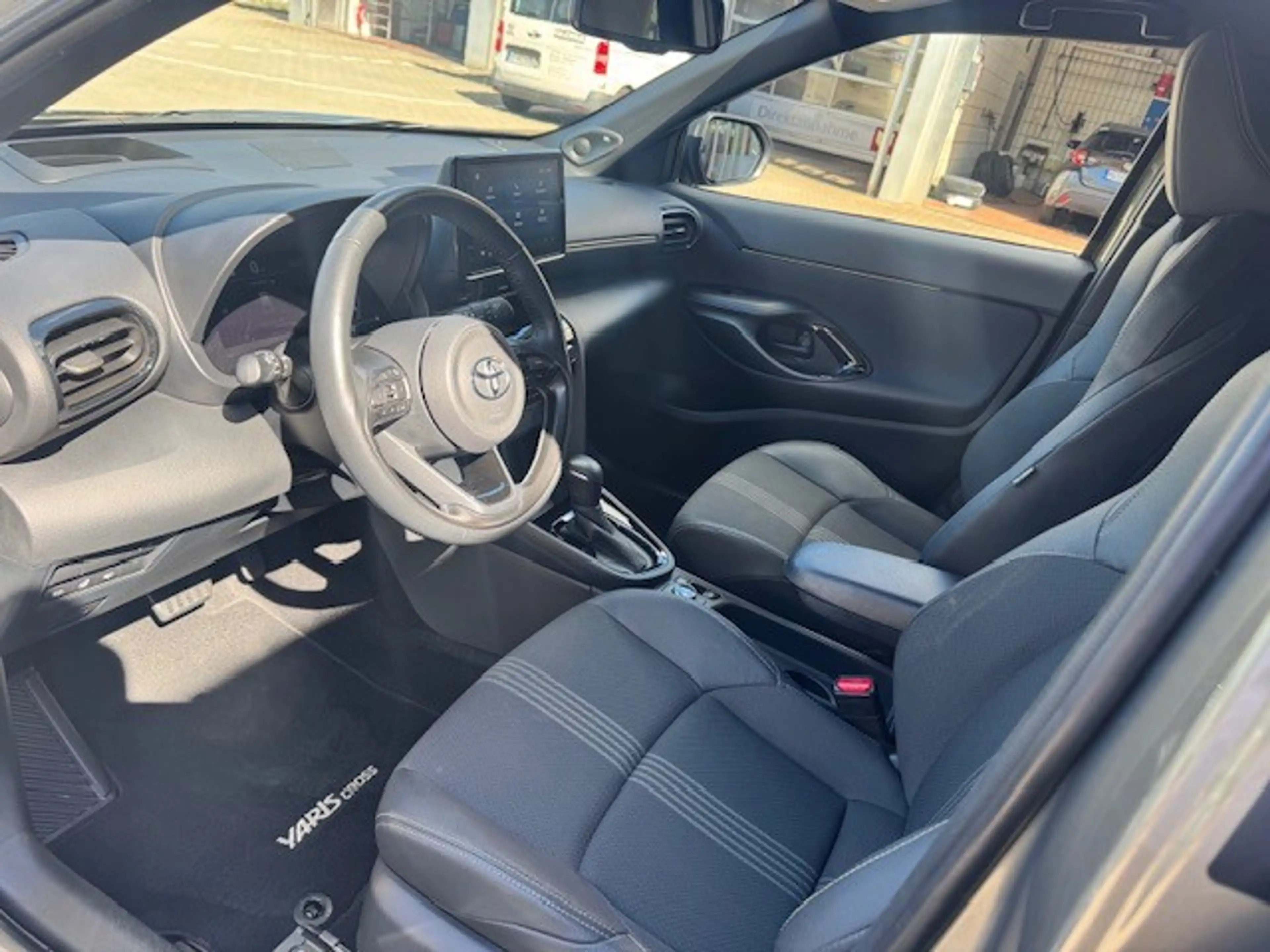 Toyota Yaris Cross Hybrid 1.5 VVT-i Adventure — photo 13