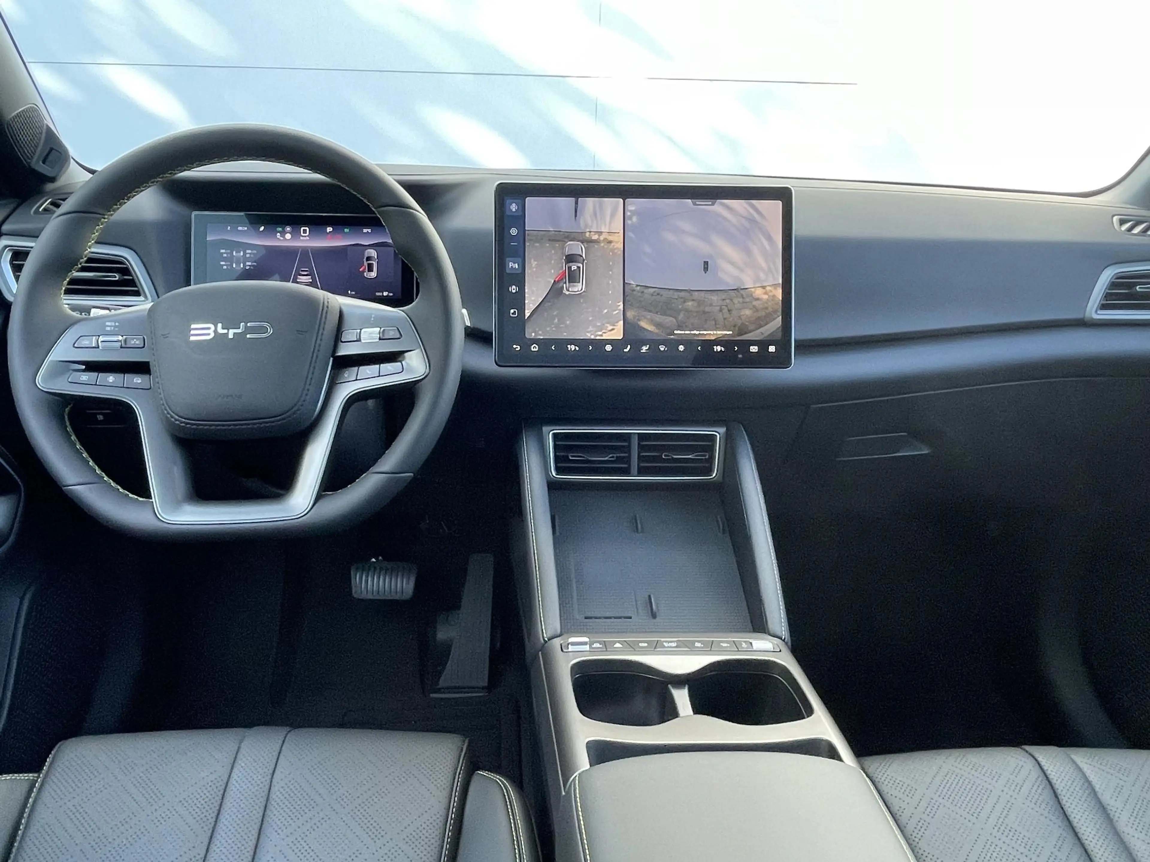 BYD Atto 2 1.5 DM-i Boost | Panorama dak | Google Navigatie | — photo 3