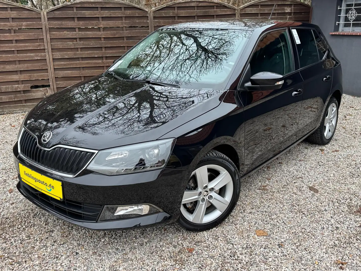 Skoda Fabia 1.2 TSI DSG Style CarPlay Keyless Sitzhzg. Negro - 1