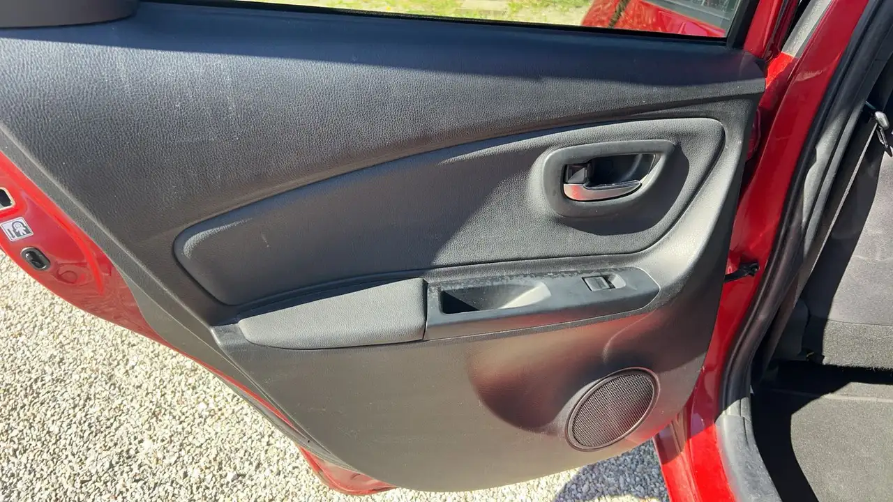 Toyota Yaris Yaris — photo 28