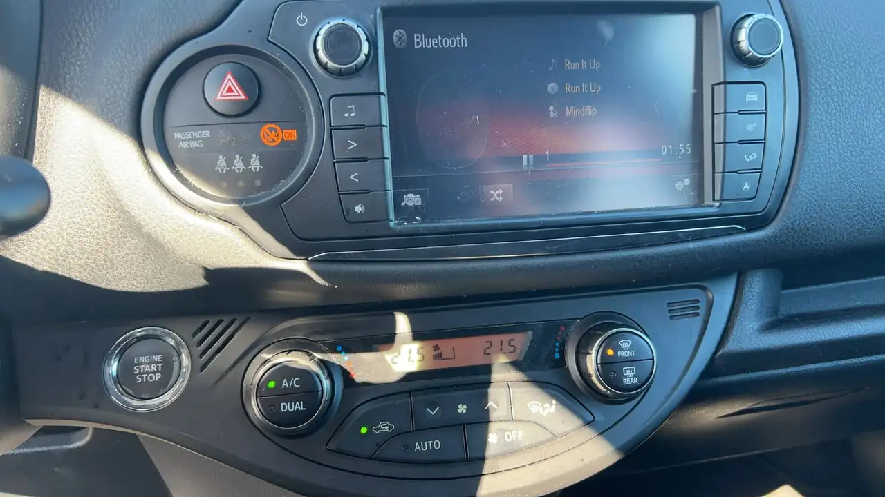 Toyota Yaris Yaris — photo 26
