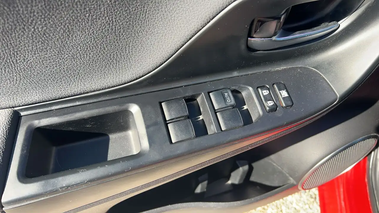 Toyota Yaris Yaris — photo 23