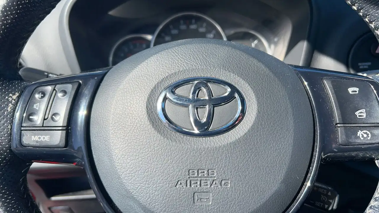 Toyota Yaris Yaris — photo 13