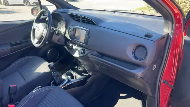 Toyota Yaris view 10