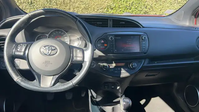 Toyota Yaris view 11