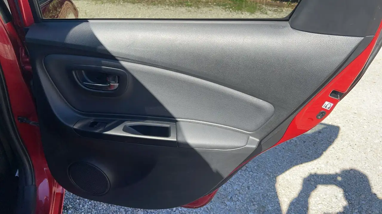 Toyota Yaris Yaris — photo 29
