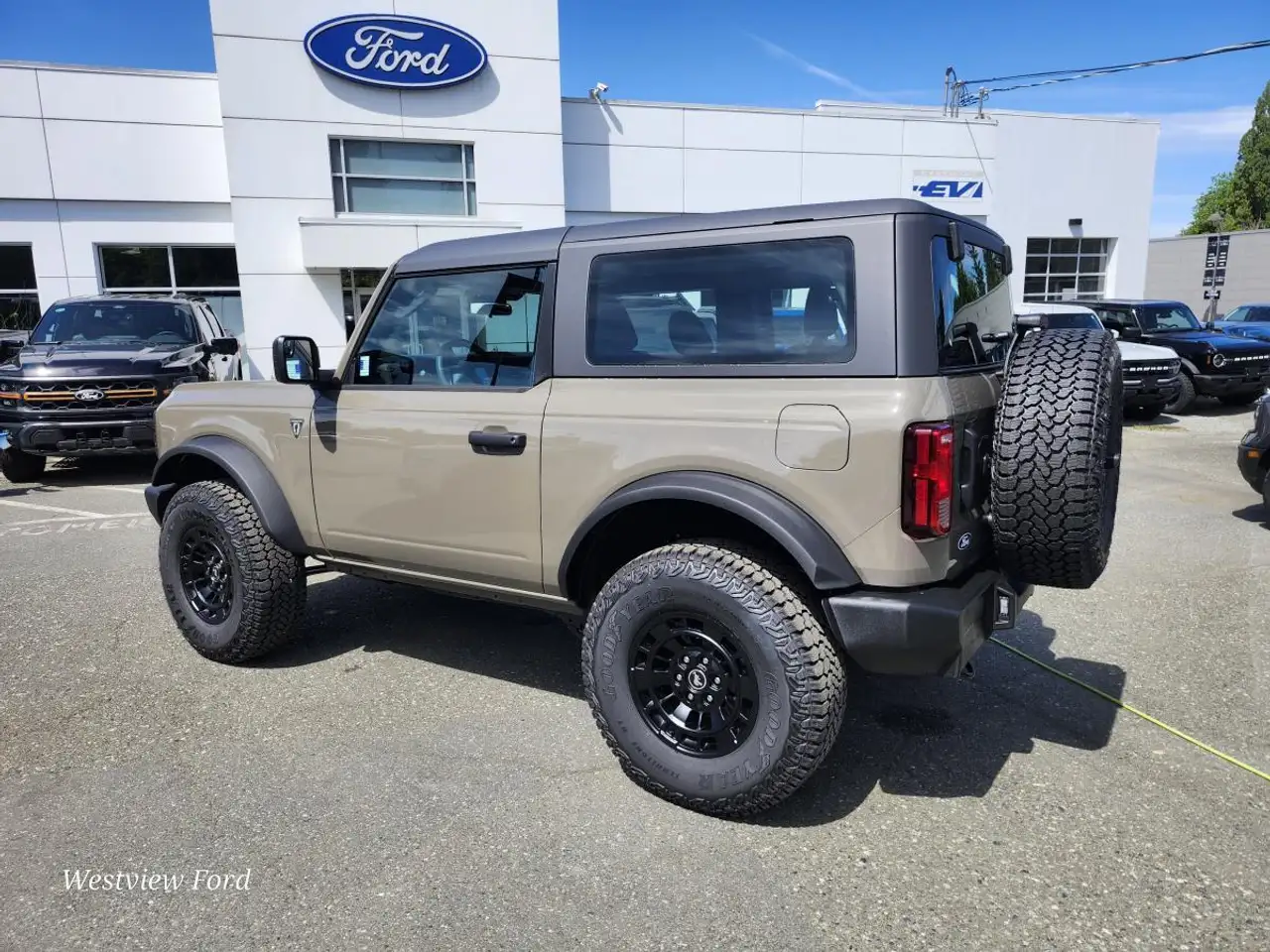 Ford Bronco снимка Ford Bronco