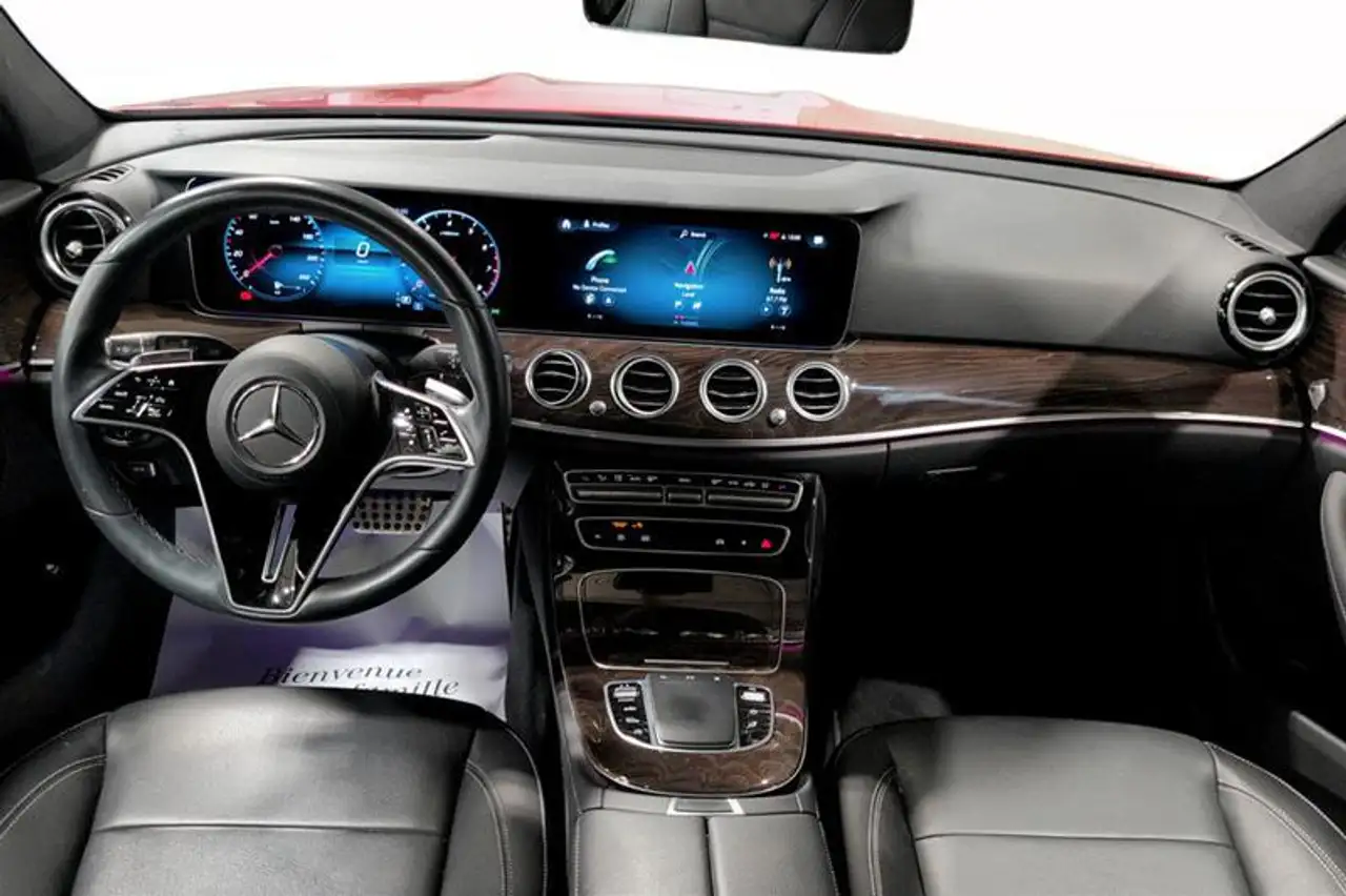 Mercedes-Benz E-Class снимка Mercedes-Benz E-Class