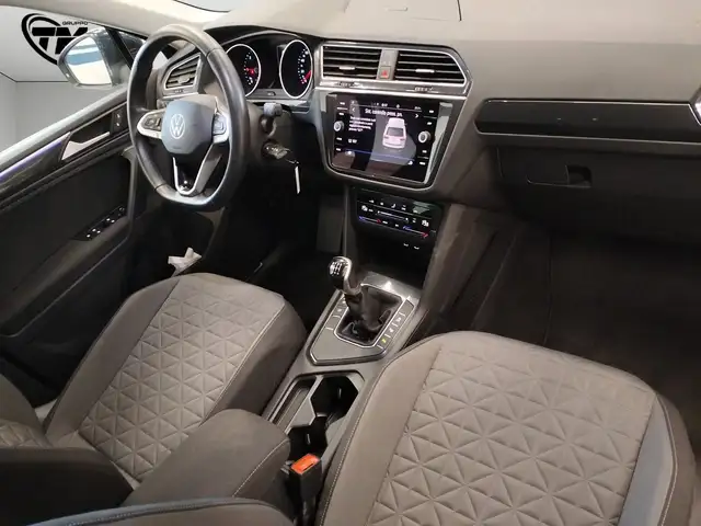 Volkswagen Tiguan view 15