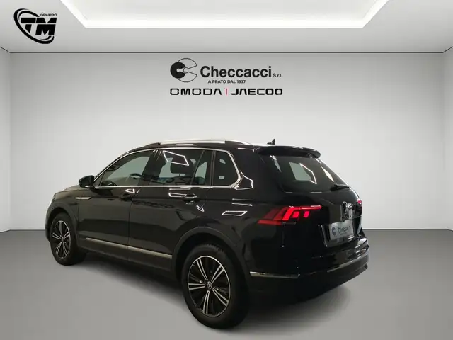 Volkswagen Tiguan view 6