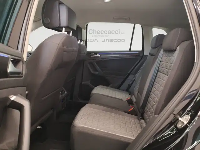 Volkswagen Tiguan view 12