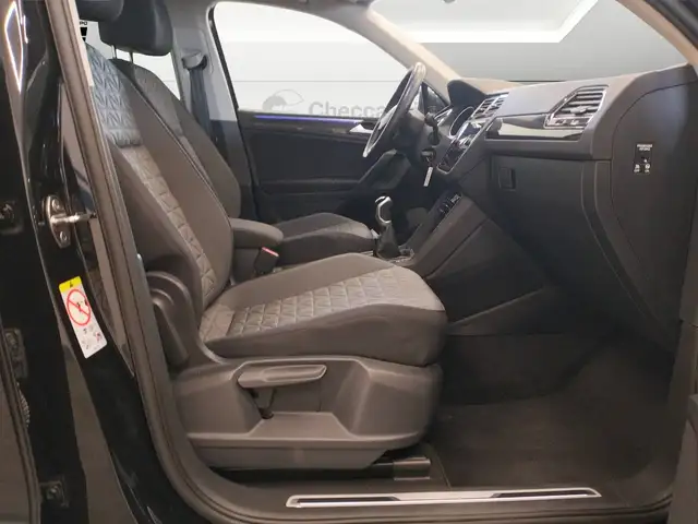 Volkswagen Tiguan view 14