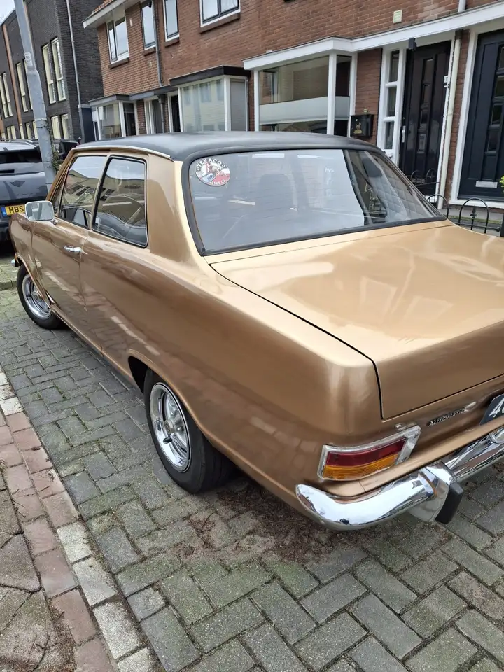 Opel Kadett 1.2S, foto 3