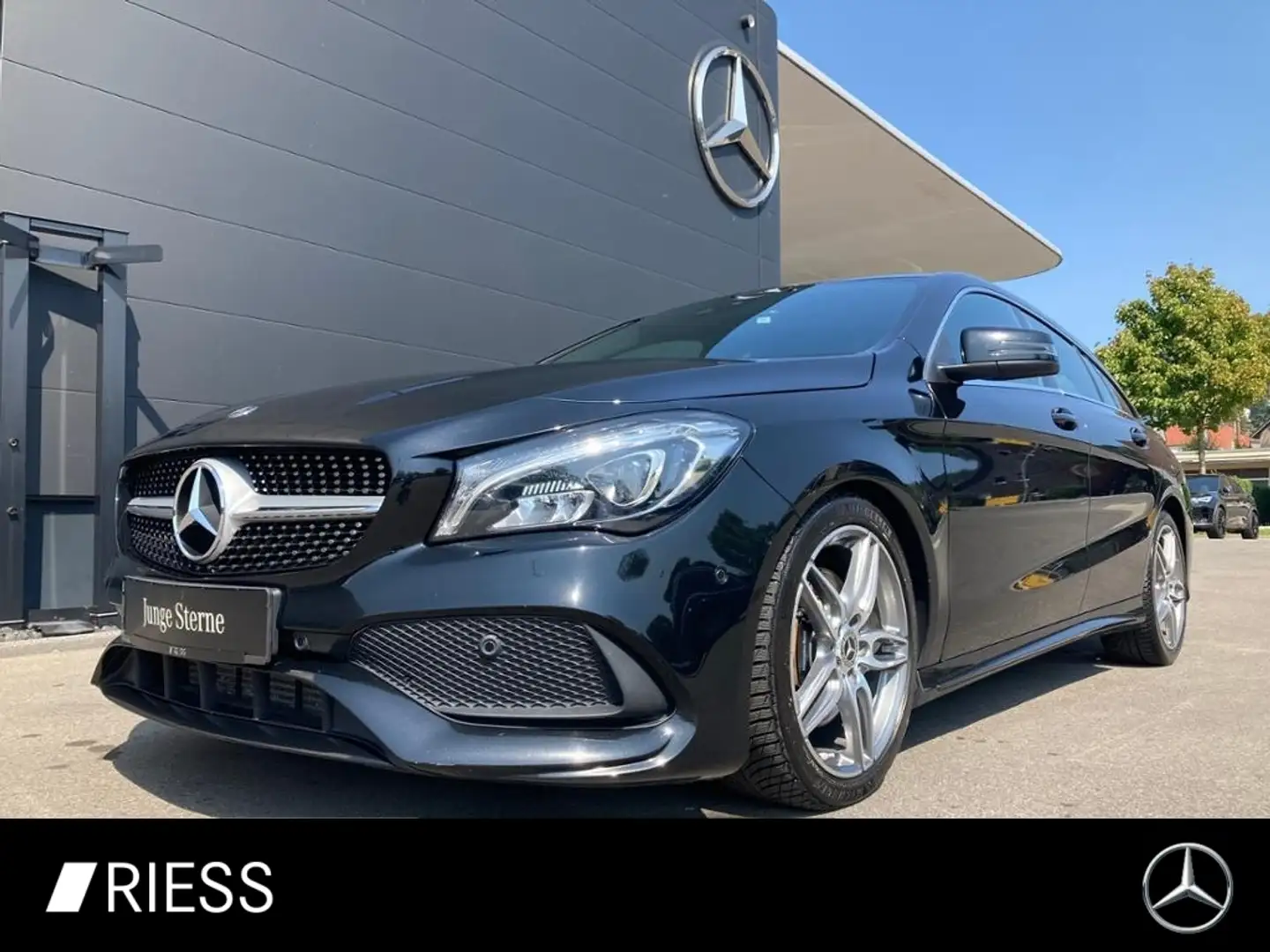 Mercedes-Benz CLA 220 d SB AMG SPORTSITZ NAVI LED BUSINESS Zwart - 1