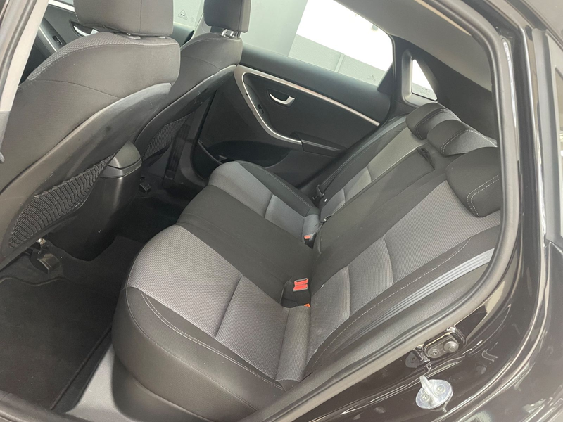 Hyundai i30 blue 1.6 GDI Trend — photo 11