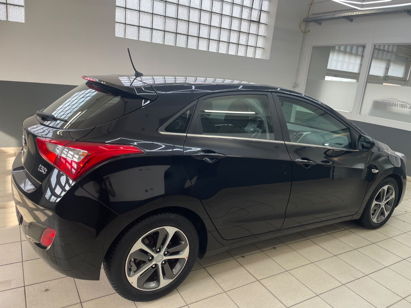 Hyundai i30 blue 1.6 GDI Trend — photo 6