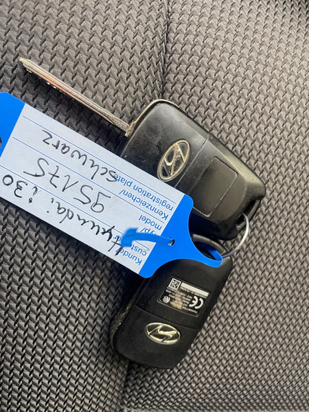 Hyundai i30 blue 1.6 GDI Trend — photo 15