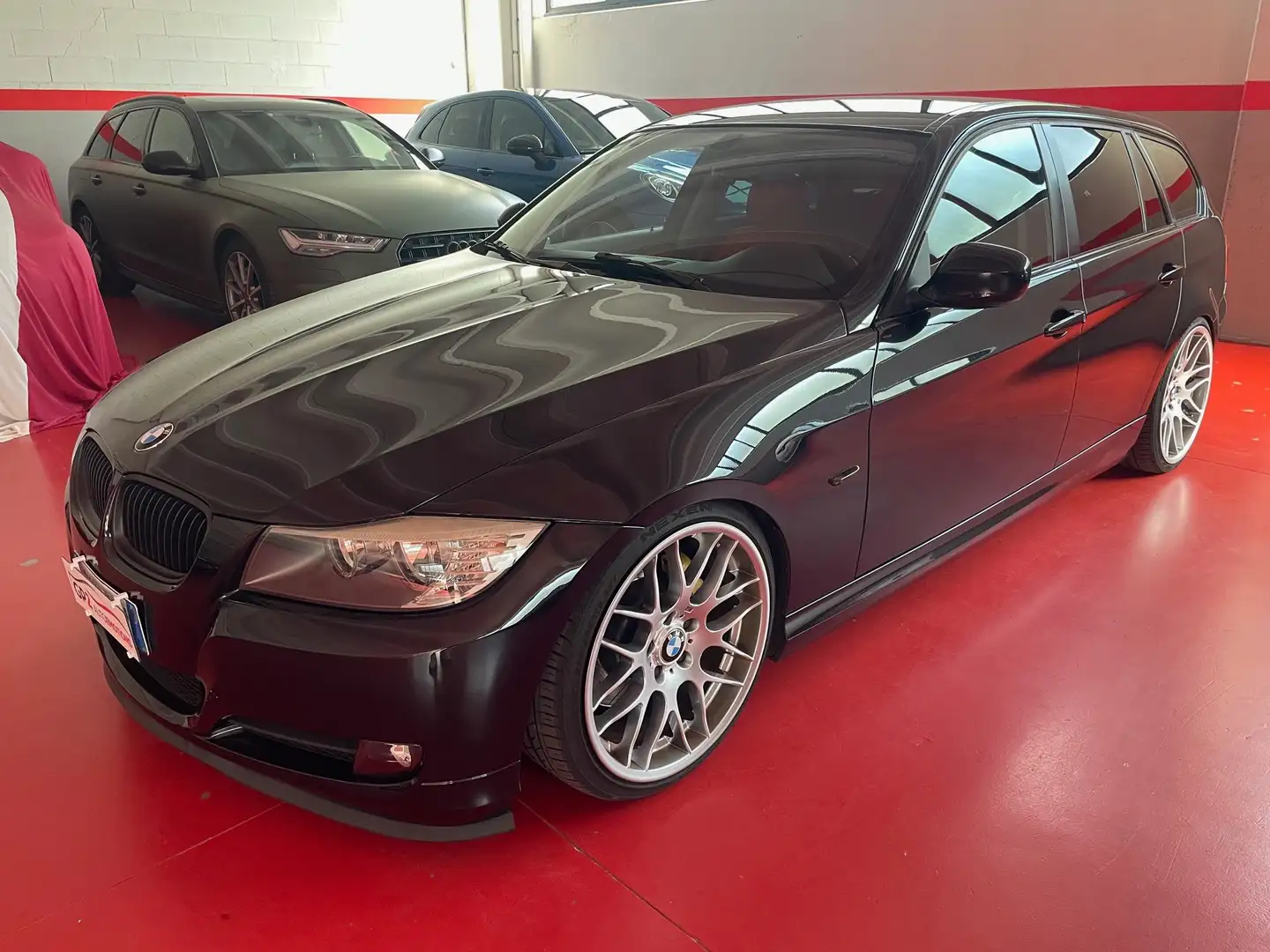 BMW 320 Serie 3 E91 Touring 320d Touring Attiva FL Schwarz - 1