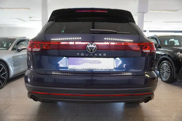 Volkswagen Touareg view 6